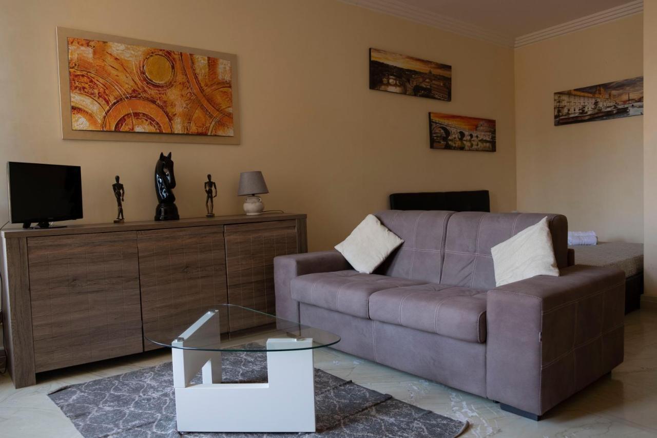 Tritone Apartamento *